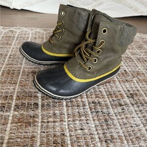 Sorel Kids Boots in Black and Olive with Yellow Trim